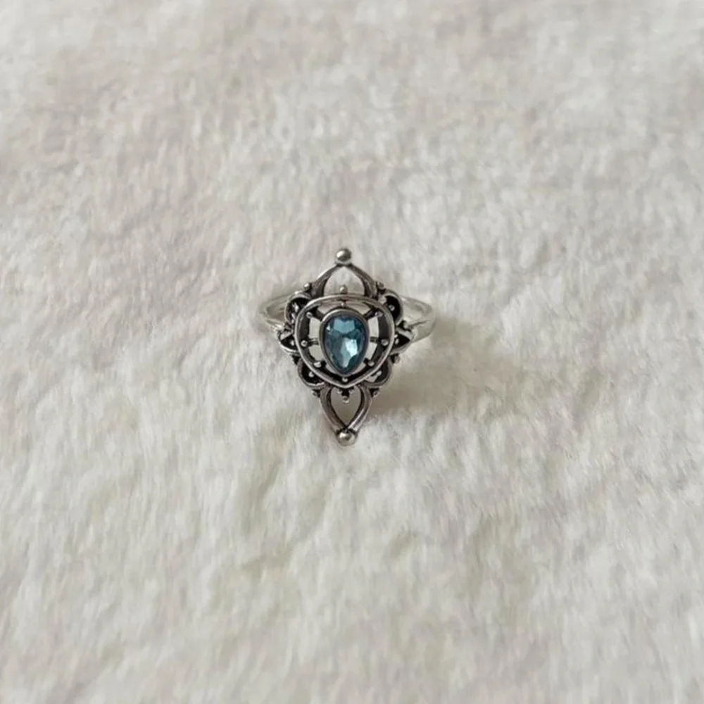 5/$15 🩷 MUST BUNDLE Silver Teardrop Blue Gem Filigree Ring